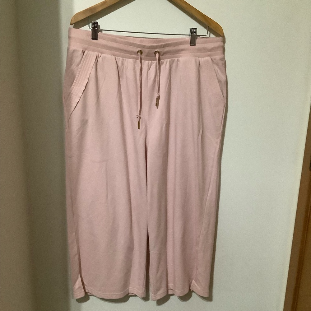 AK Sport Pink Wide-Leg Cropped Pants (NWOT)